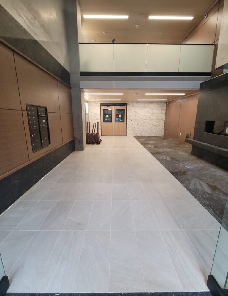 imgi_44_comercial-OMEliteTile-02_22-1140x876